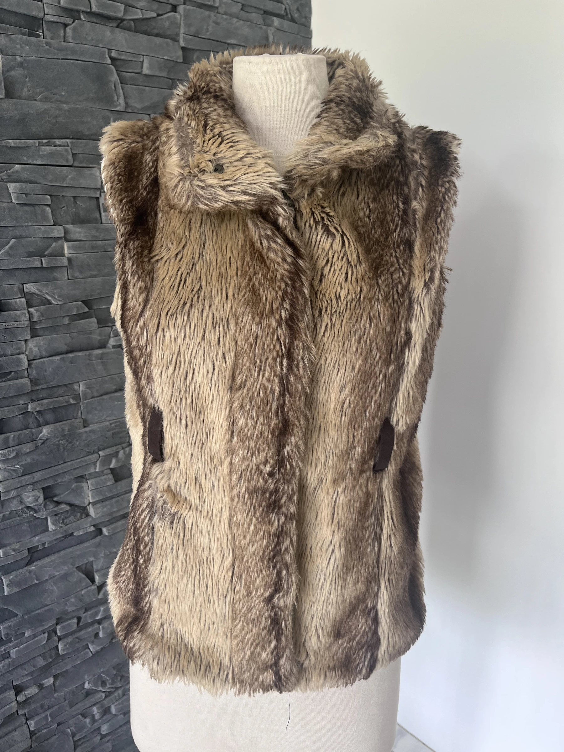 Veste sans manches fausse fourrure cache cache T1 gilet beige marron